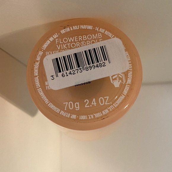 Viktor & Rolf flower bomb candle 2.4 oz - Picture 3 of 4